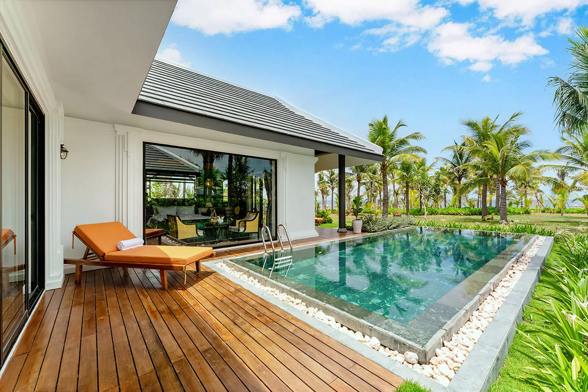 2Bedroom_Beachfront_PoolVilla_BlissHoiAndotcom-(1)