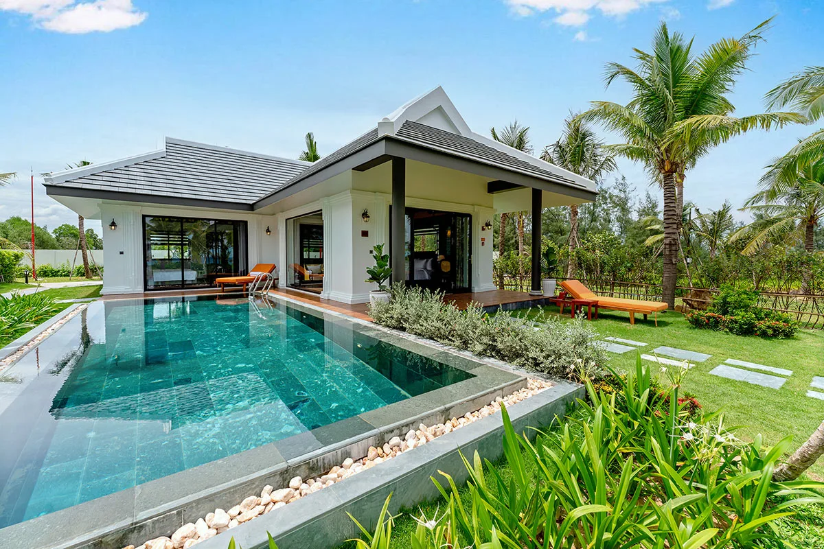 2Bedroom_Beachfront_PoolVilla_BlissHoiAndotcom-(1)
