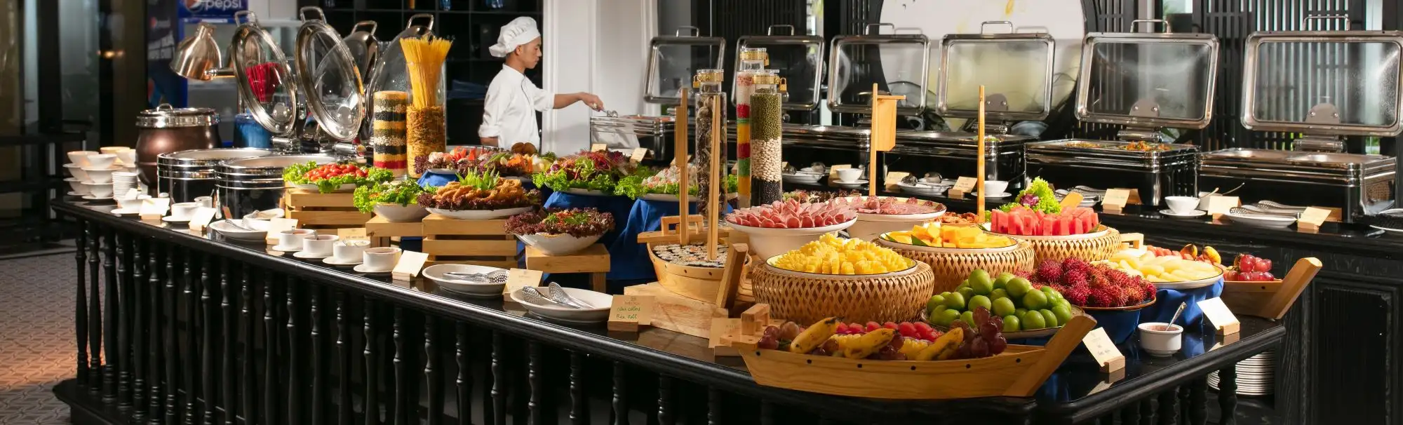 Experience the fusion of Vietnamese and European flavors in a setting that embodies the elegance of Central Vietnam at Bình Minh Restaurant.