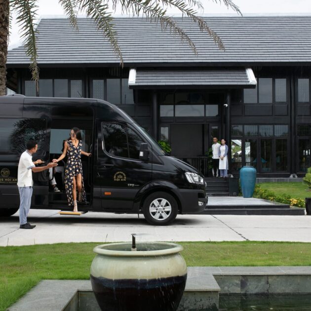 FREE SHUTTLE BUS