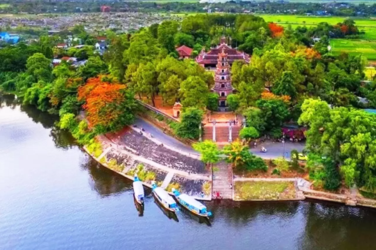 Ultimate day trips to Hue from Hoi An – Explore Hue’s Royal, cultural & scenic highlights