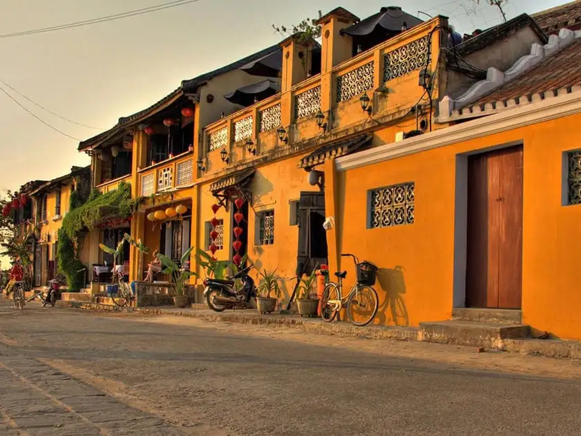 Hoi An is characterized by its tropical monsoon climate