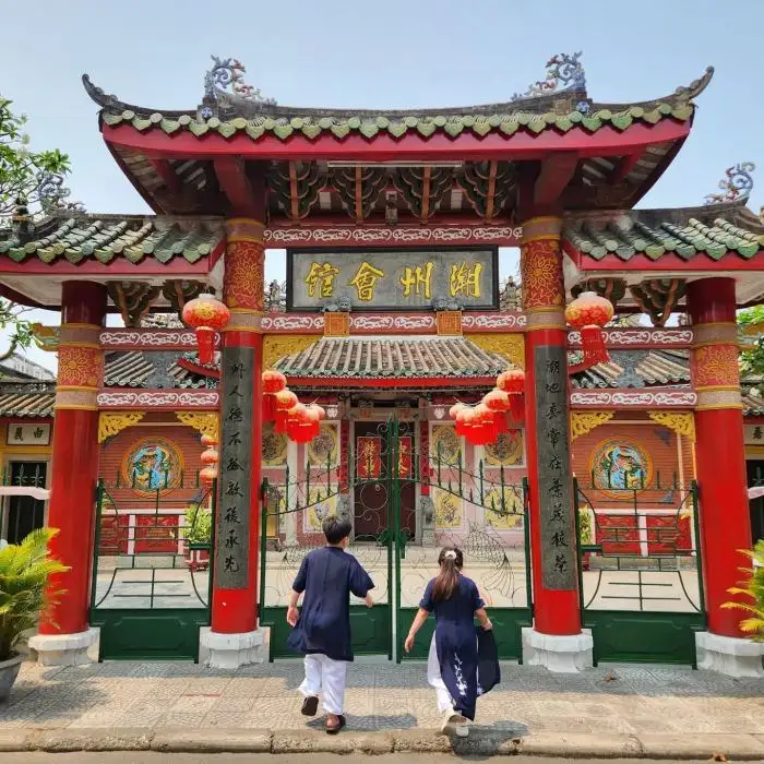 Visit the Chaozhou Assembly Hall during the festival season