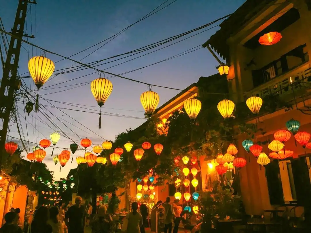 Notes when participating in Hoi An lantern festival