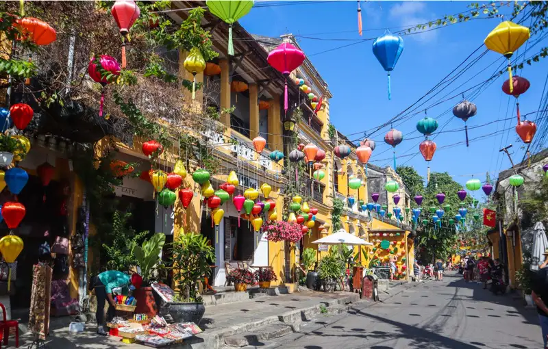 Prepare appropriate personal items depending on the time of visit to Hoi An