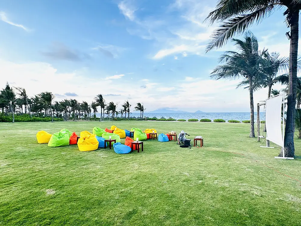 At Bliss Hoi An, you will be able to watch movies by the beach with your family