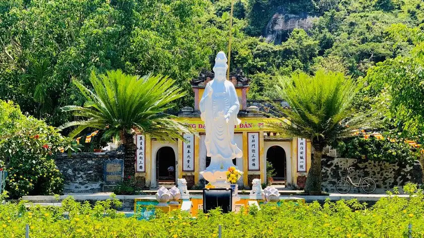 Hai Tang Pagoda - the sacred pagoda in Cu Lao Cham