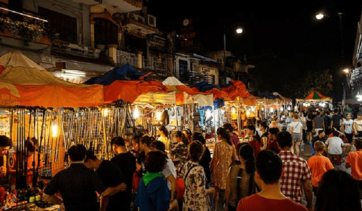 Night food tour Hoi An – Taste the ancient town’s cuisine after dark