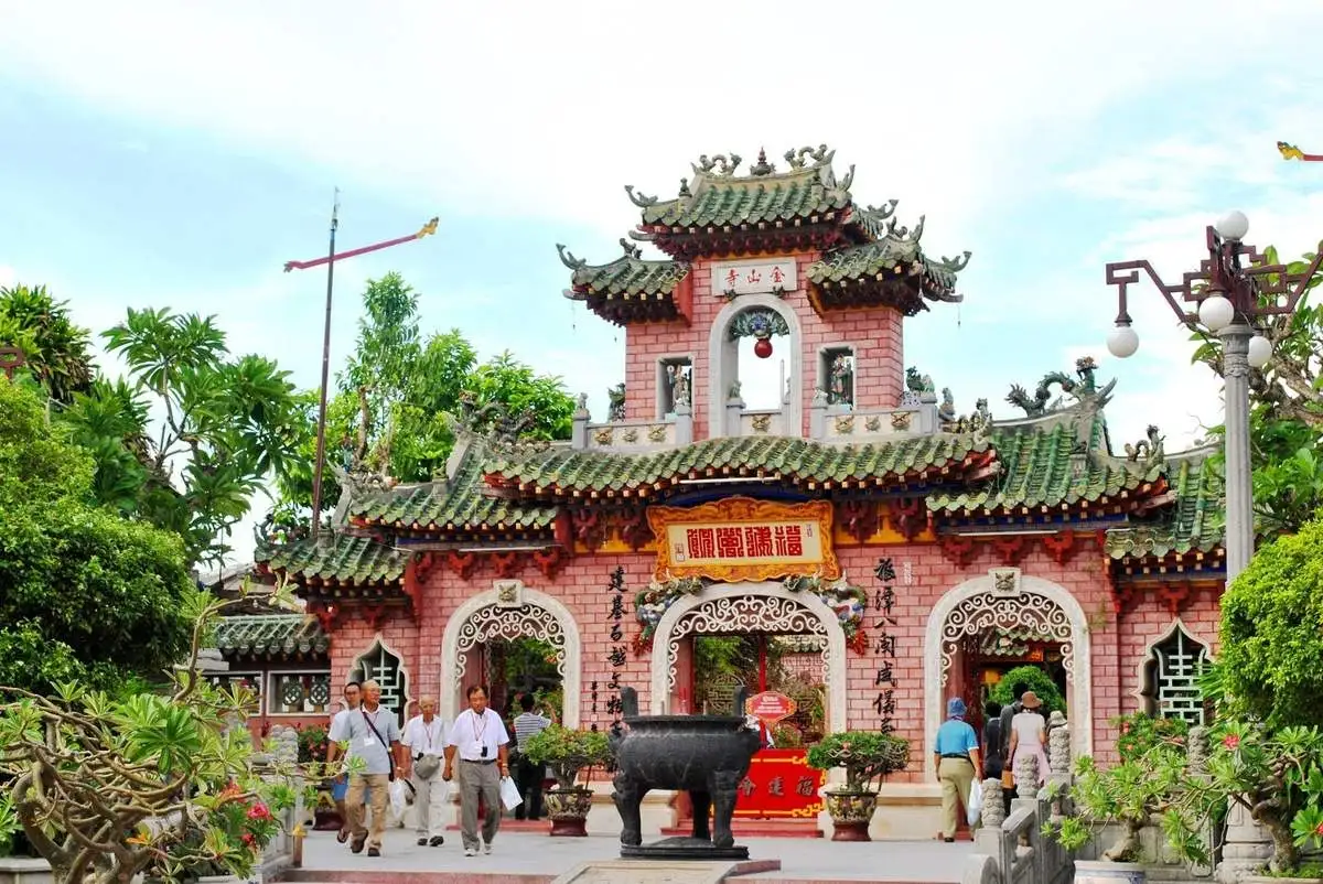 Phuc Kien Assembly Hall Hoi An is an architectural work bearing the strong imprint of the Chinese