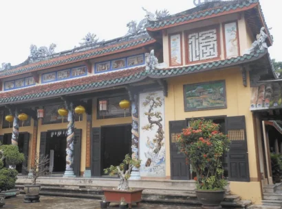 Visiting Phuoc Lam Pagoda in Hoi An, 200 years old 