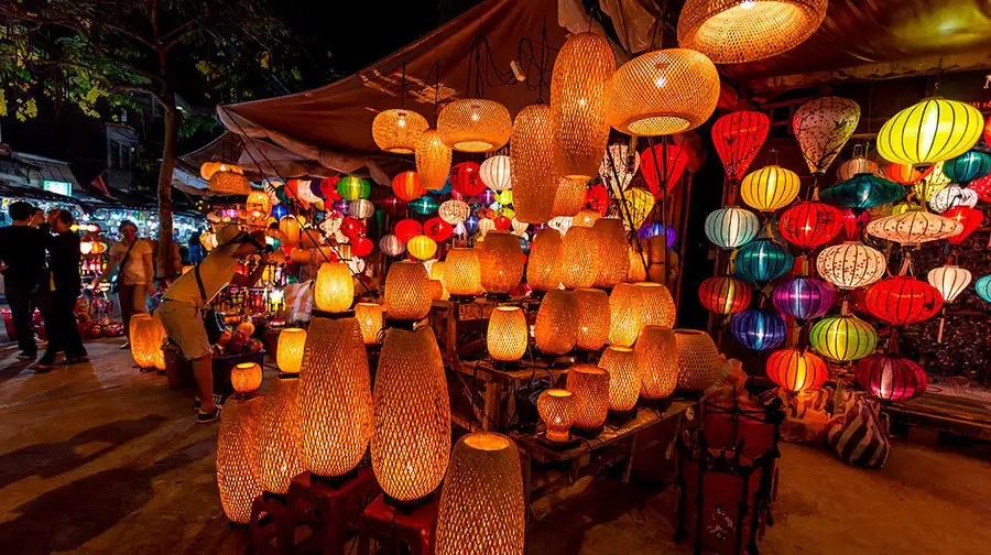 Hoi An 5 day itinerary - Day 5: Shopping and experiencing local cuisine (Source: MoMo) 