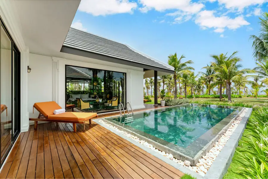 Outdoor swimming pool at Bliss Hoi An (Source: Facebook Bliss Hoi An Beach Resort & Wellness)