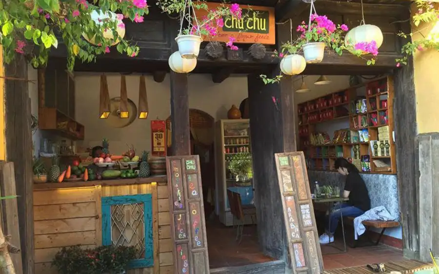 Chu Chu - Hoi An cafe shop has a pleasant and relaxing space (Source: Xe Da Nang - Hoi An)