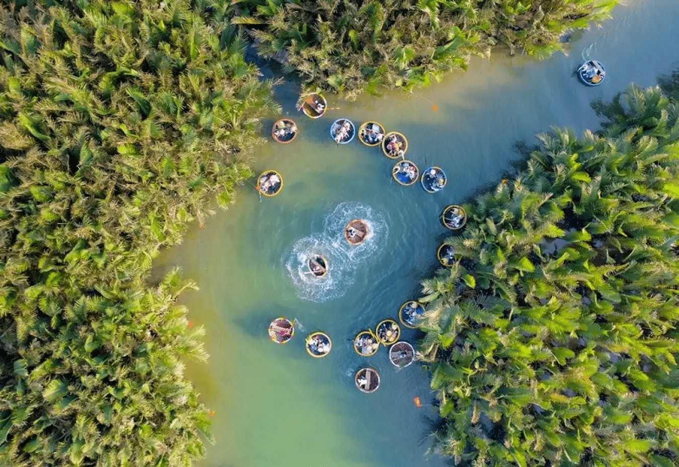 Enjoy the exciting experience of spinning the coconut boat (Source: Pelago)