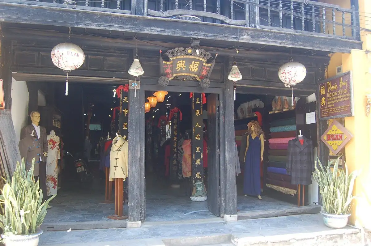 B'lan Silk – Preserving traditional values ​​(Source: Tripadvisor)