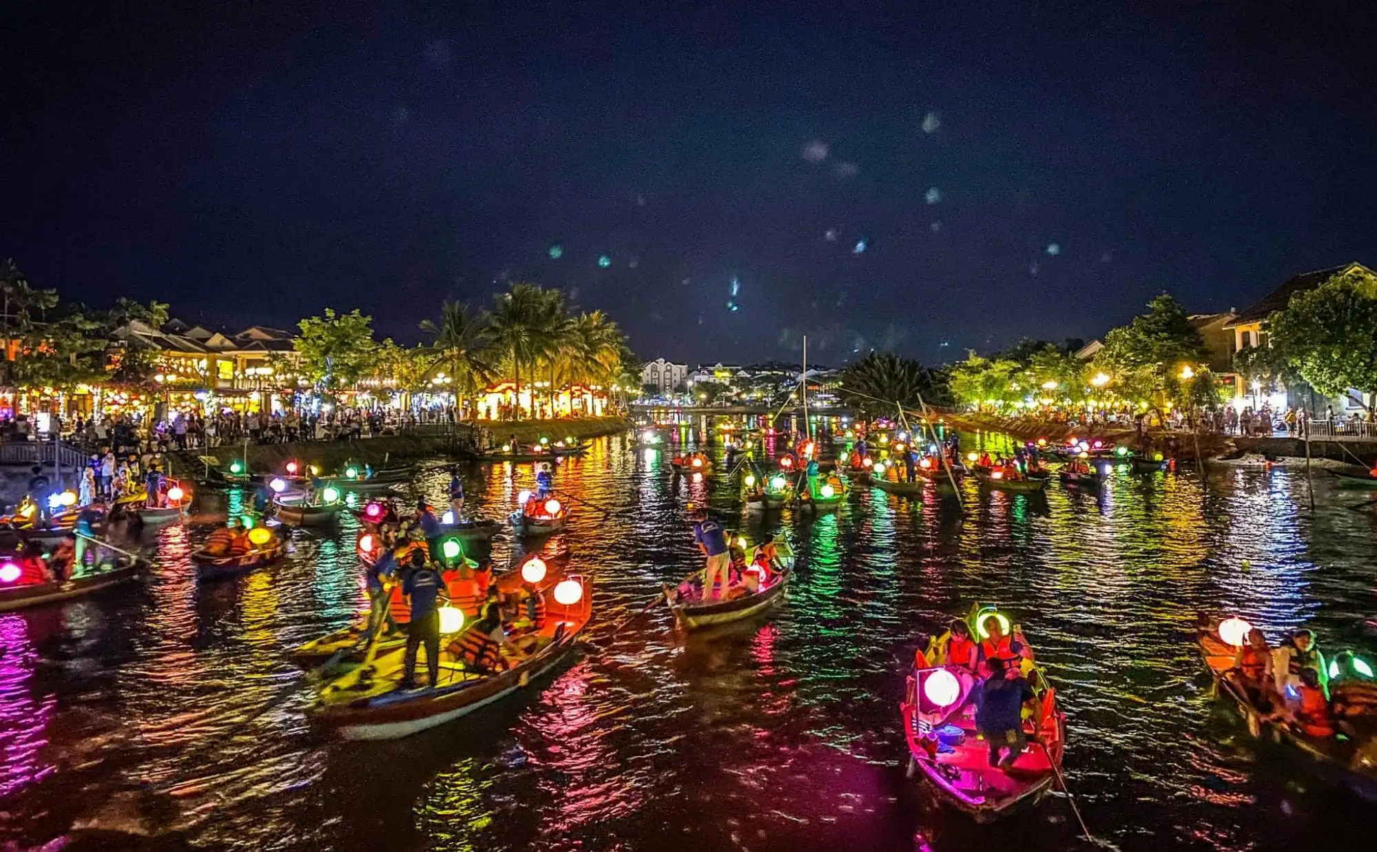 Why you should try a Hoai river boat ride when visiting Hoi An? (Source: Klook)