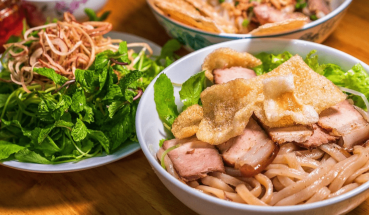 Où manger du Cao Lau à Hoi An : Les adresses locales qui valent le détour