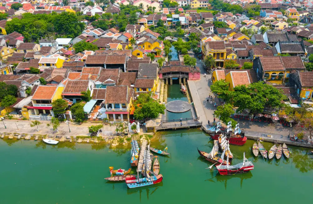 Prepare for sightseeing stops along the way from Hoi An to Nha Trang (Source: Culture Pham Travel)