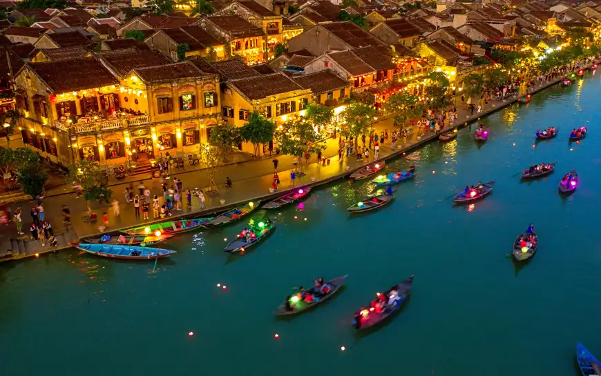 Hoi An ancient town offers unforgettable moments for every visitors 