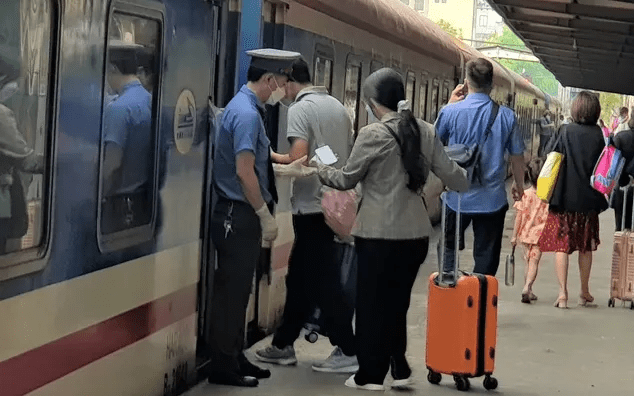 Packing Your Luggage Properly for a Train Journey (Source: VTV)