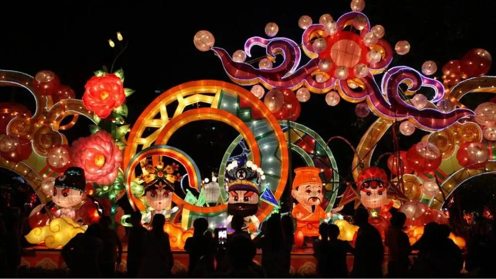 Hoi An lantern festival (source: team building danang)