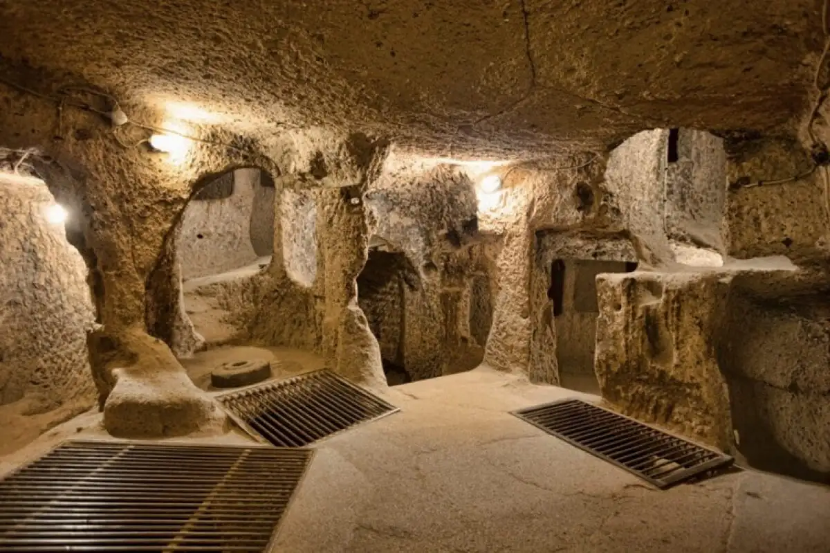 Cu Chi tunnels (source: visithcmc)