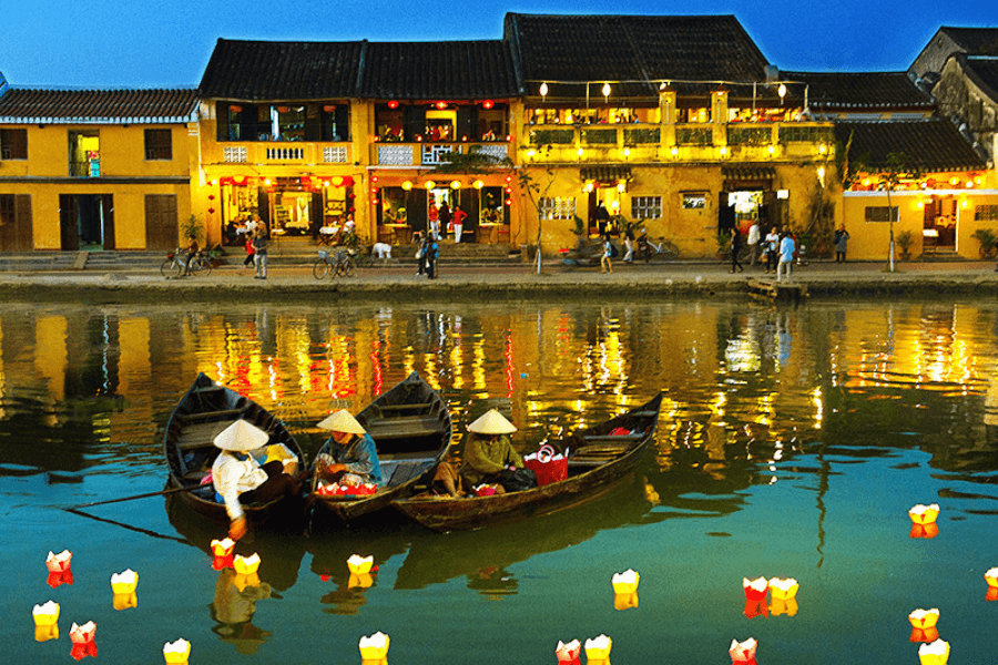 Lantern-lit riverside experience along the Thu Bon River