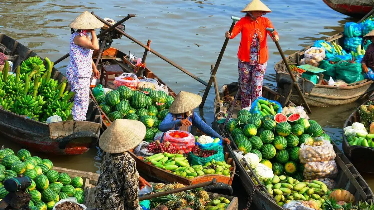 Discovering Cai Rang Floating Market