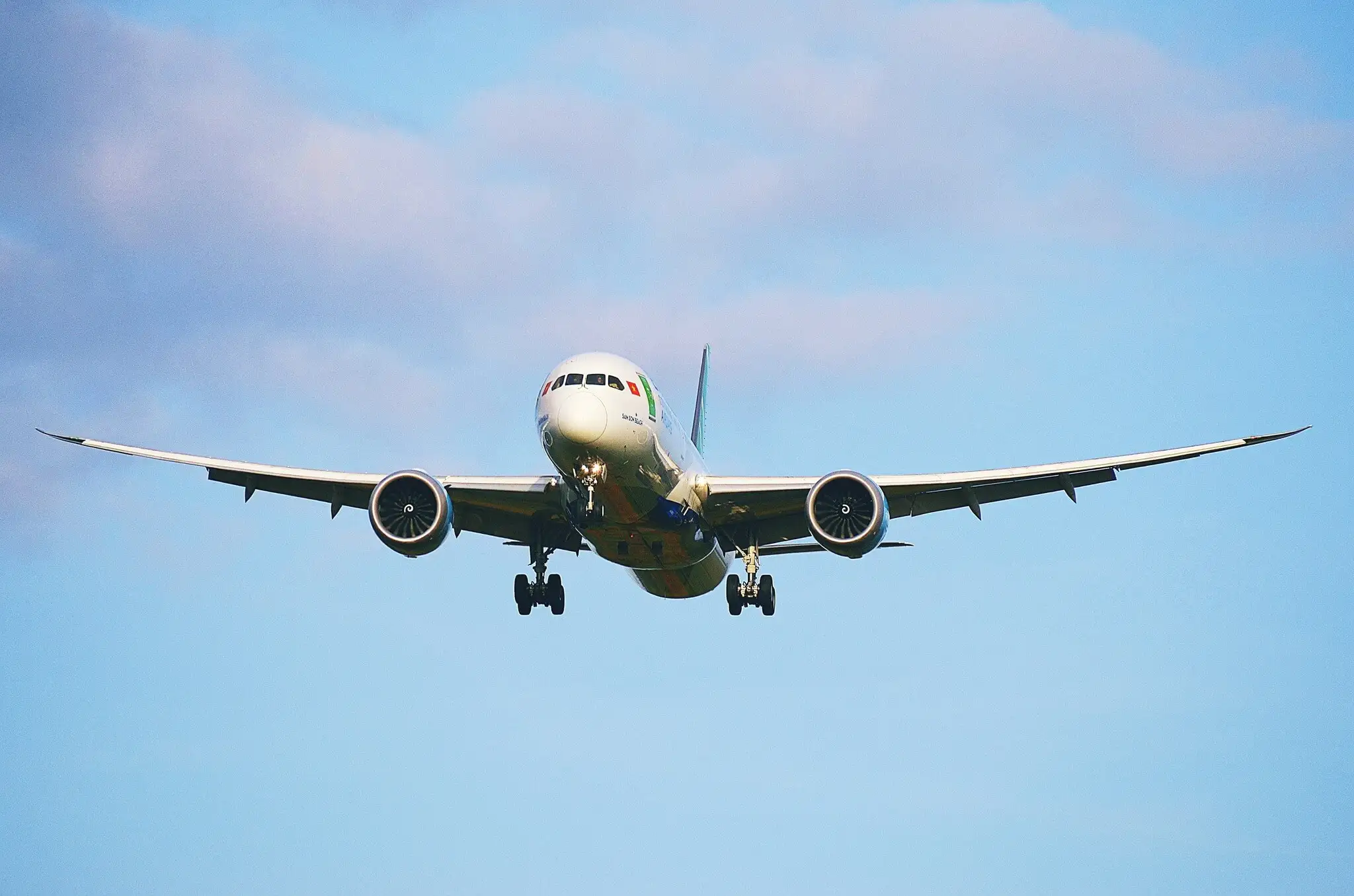 Flying from Can Tho to Hoi An is the fastest and most popular option