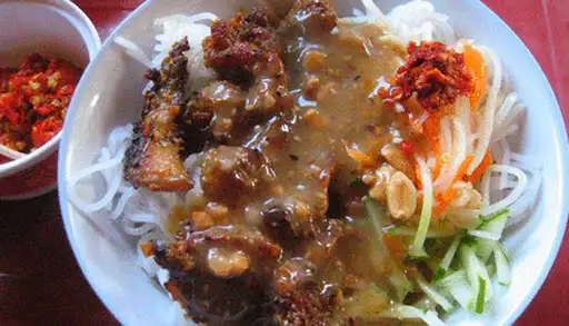 Bun thit nuong is a flavorful bowl of marinated grilled pork