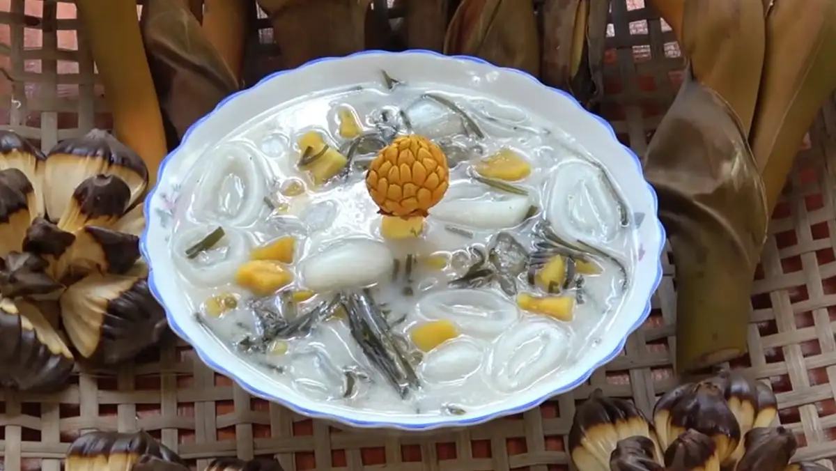 Nipa palm sweet soup (source: Dien May Xanh)