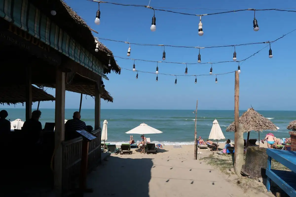 Hidden Beach for Hoi An kitesurfing (Source: thisgirlabroad)