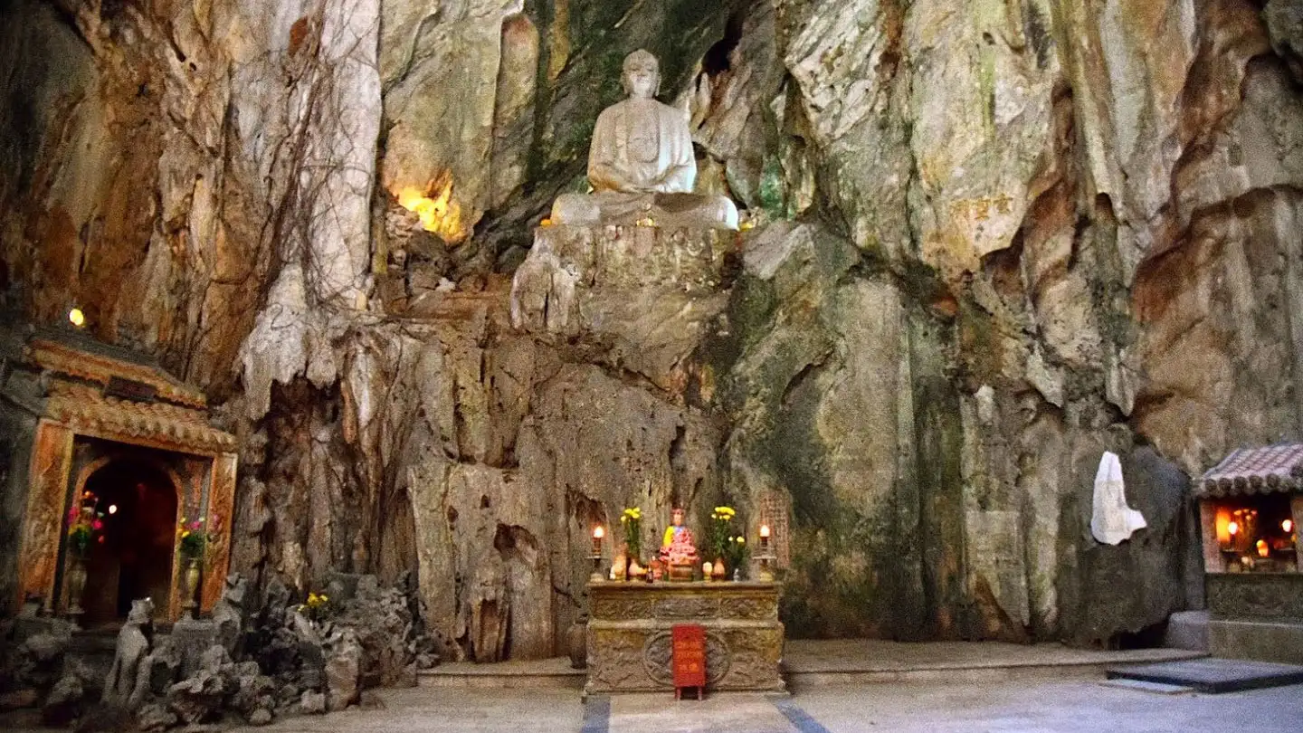 Step into a sacred world at Marble Mountains (source: Pvhttnt)