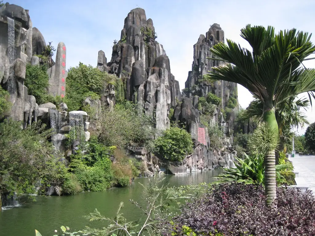 Introduction to the Marble Mountains (source: lendang)