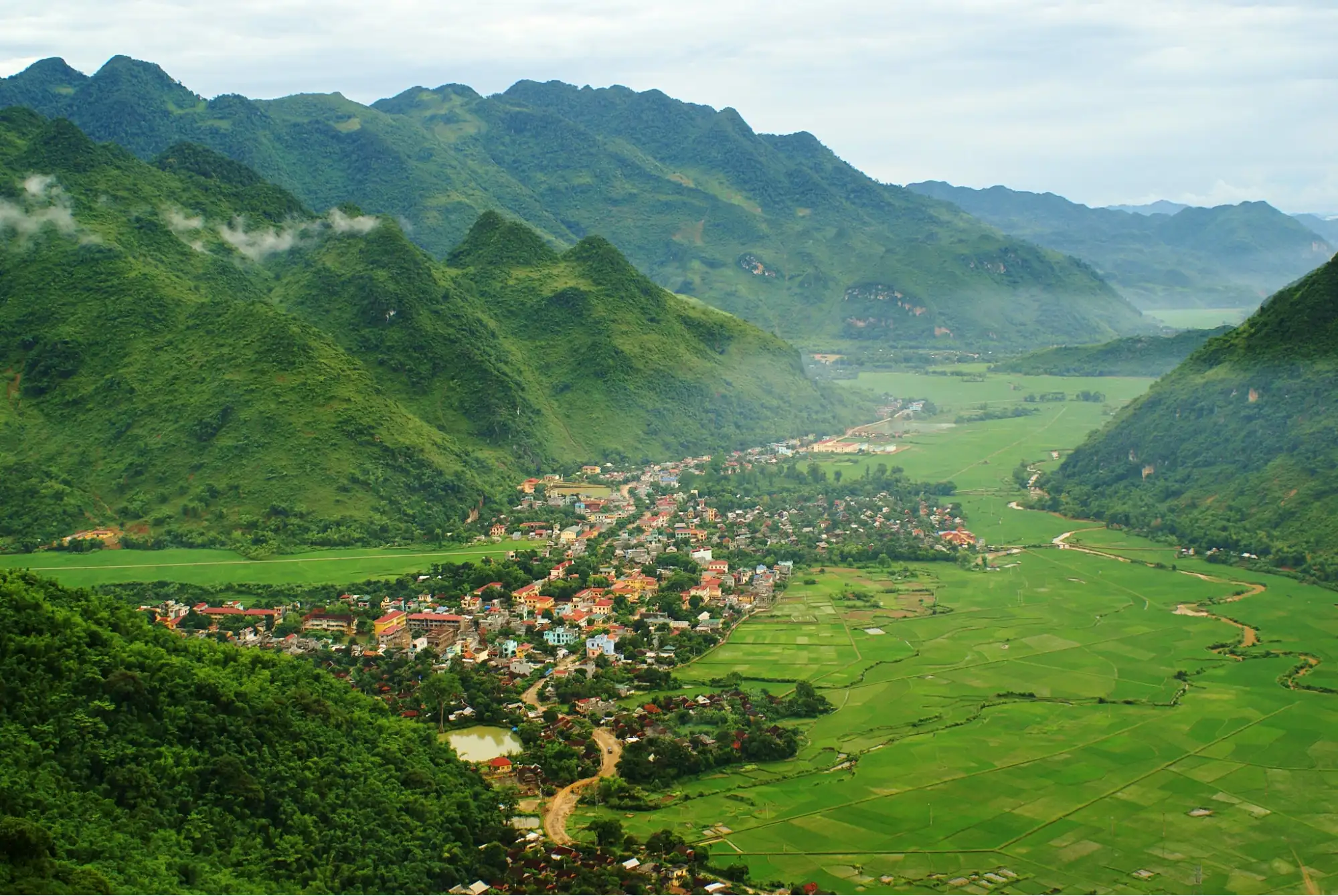 Mai Chau valley (source: VnExpress)