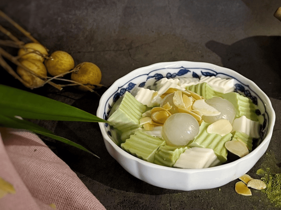 Khuc Bach sweet soup (source: Poseidon Buffet)