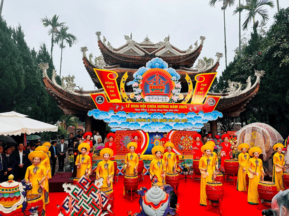 The Perfume Pagoda Festival (source: Hanoi moi)