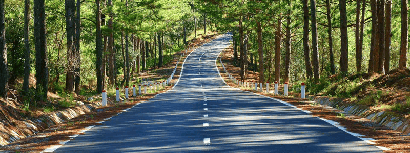 Geographical distance and travel time from Da Lat to Hoi An