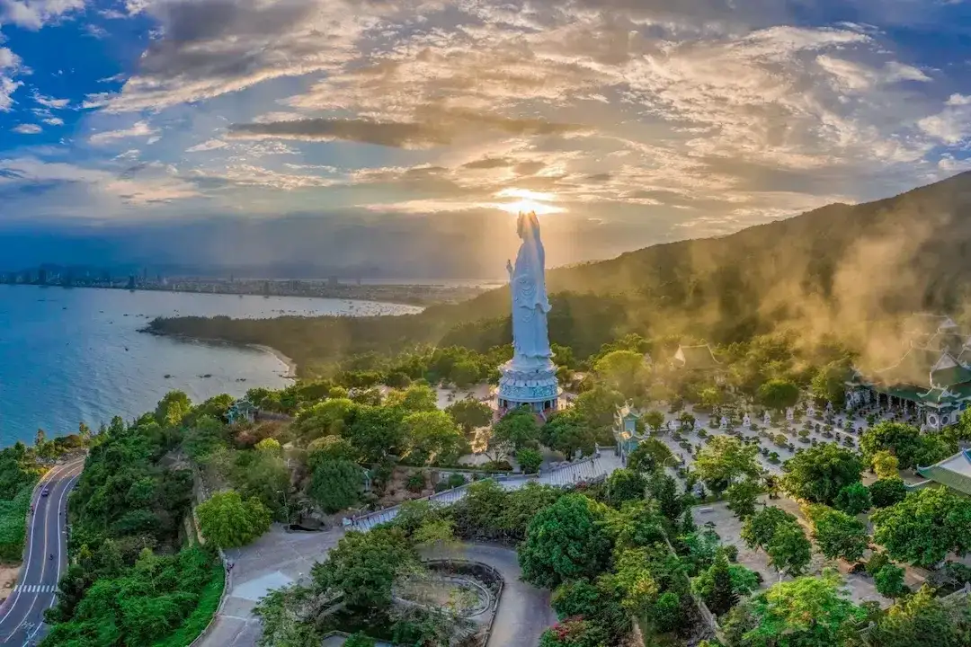 Son Tra Peninsula (source: Jungle boss)
