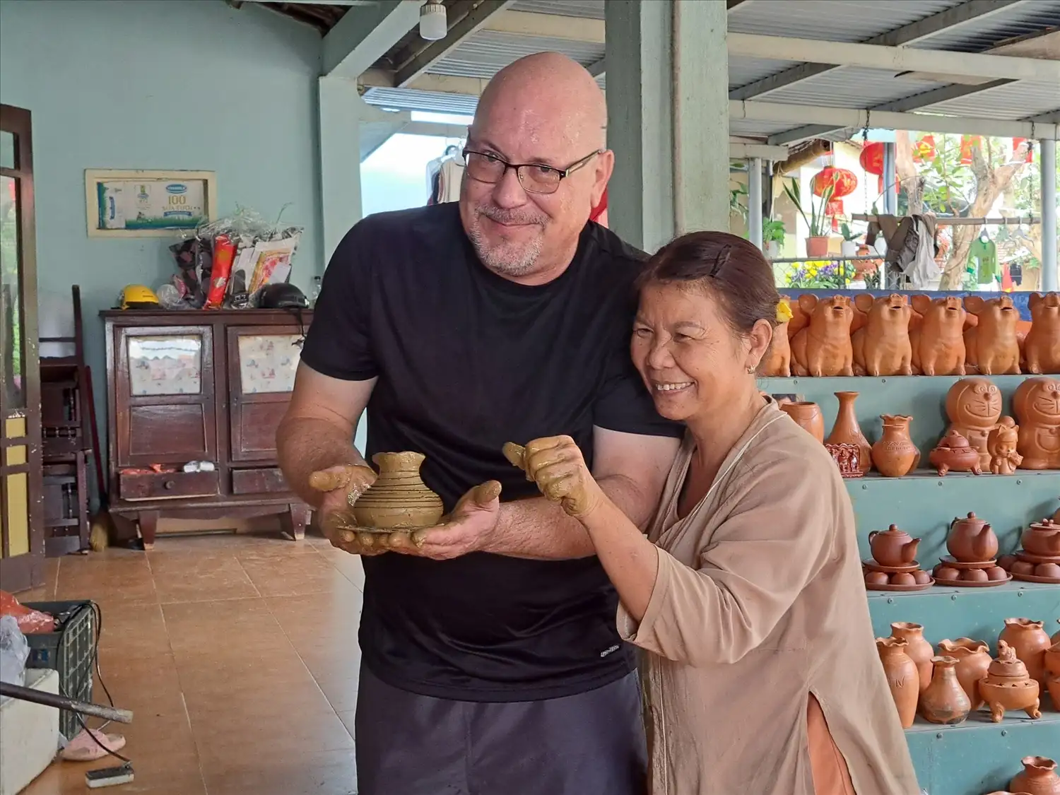 Making pottery together turned out to be one of the highlights of our Hoi An trip (source: Bao anh Dan toc va Phat trien)