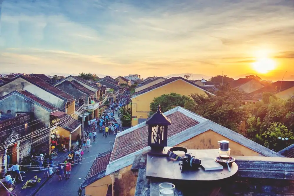 Rooftop views, a cool breeze, and the perfect Sunset Hoi An moment (source: Vincom)