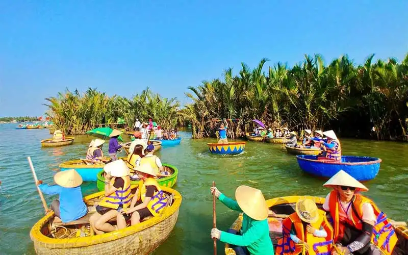 Basket boat rides