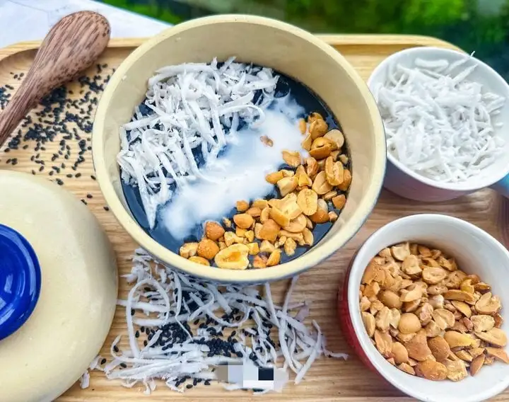 Coconut-infused black sesame soup
