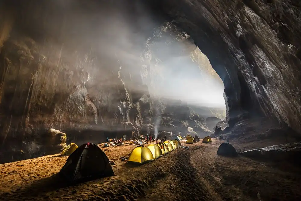 Camping and night tours at Phong Nha cave (source: Living nomads)