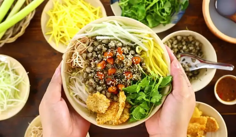 Com Hen (baby clam rice)