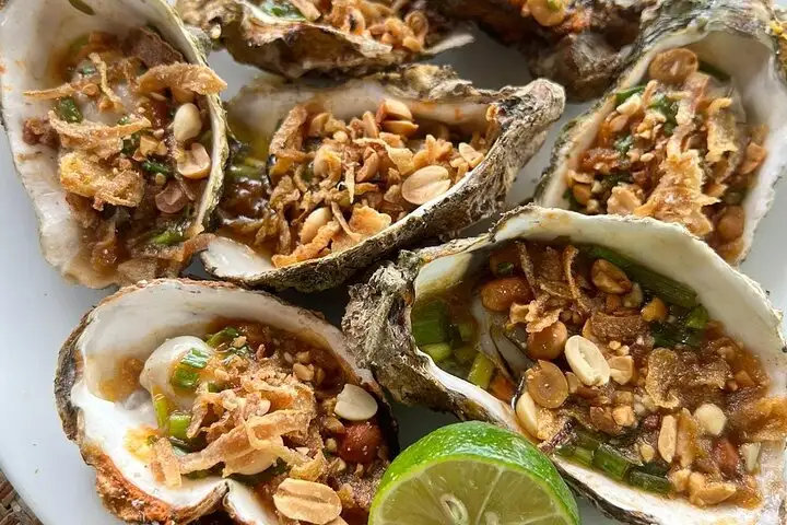 Lang Co grilled oysters (source: Pelago)