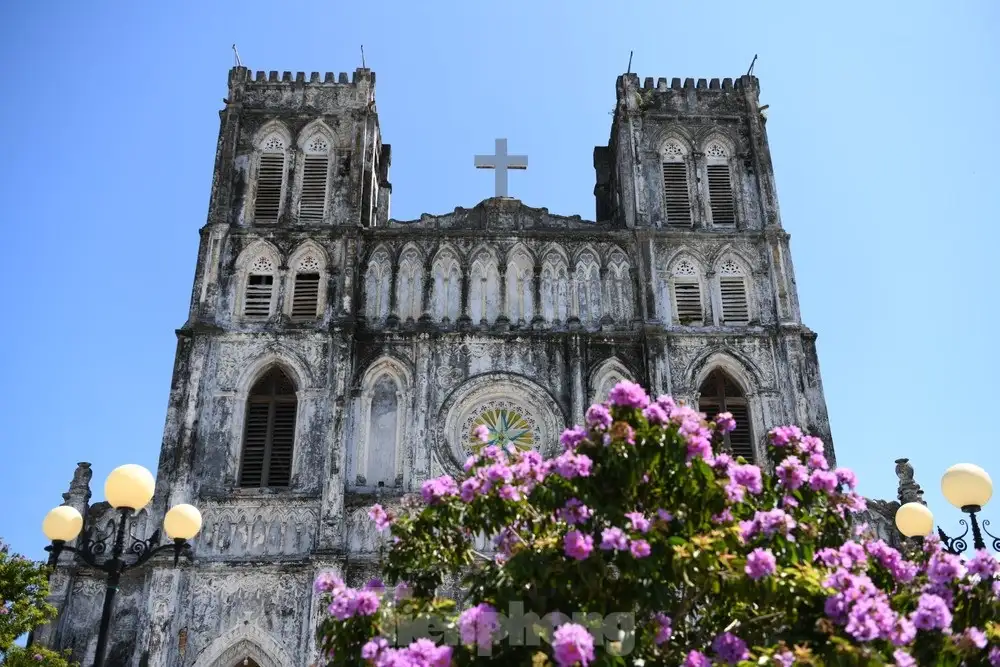 Mang Lang church (source: Vinwonders)