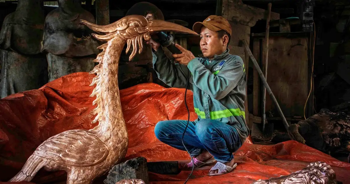 Artisans create intricate bronze statues, vases, and other decorative items
