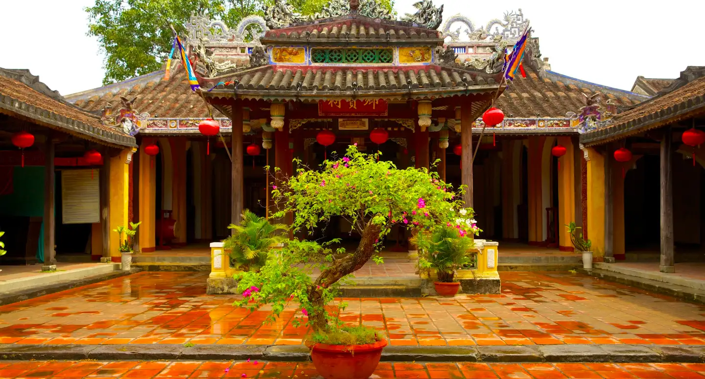 Cam Pho Temple (source: Expedia)