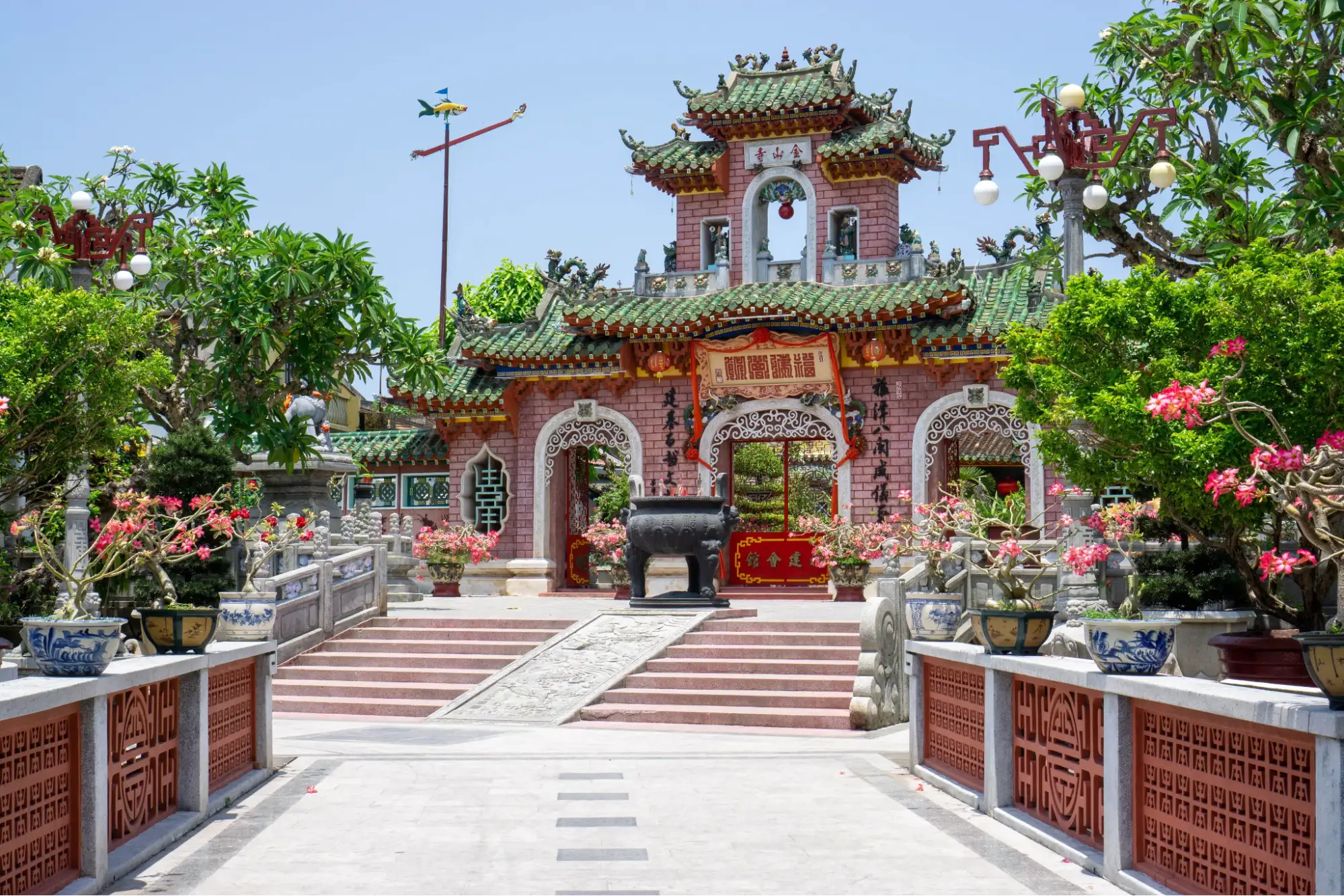 Chuc Thanh Pagoda (source: ForeverVacation)